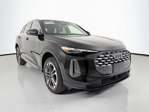 2025 Audi Q5 Premium TFSI quattro S tronic