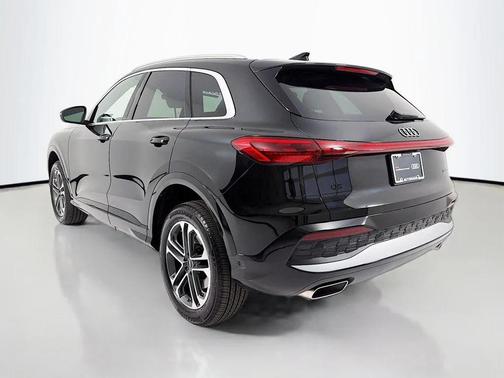 2025 Audi Q5 Premium TFSI quattro S tronic