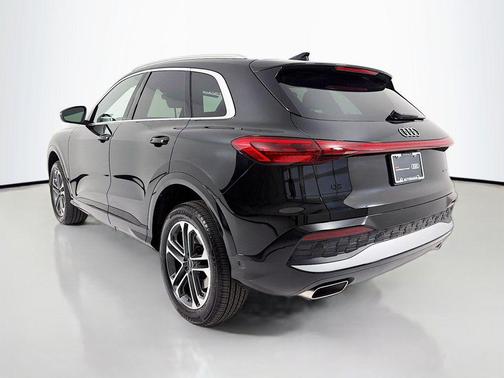 2025 Audi Q5 Premium TFSI quattro S tronic