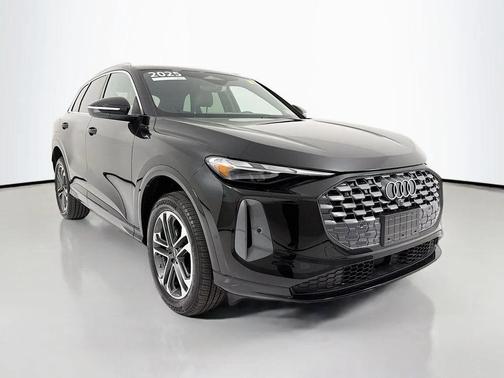 2025 Audi Q5 Premium TFSI quattro S tronic