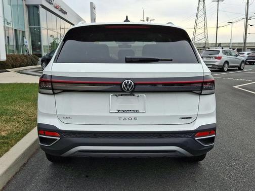 2026 Volkswagen Taos SEL
