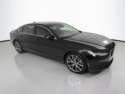 Onyx Black Metallic 2019 Volvo S90 T5 Momentum