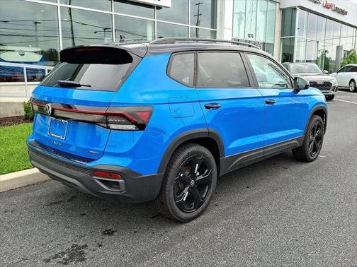 2025 Volkswagen Taos 1.5T SE Black