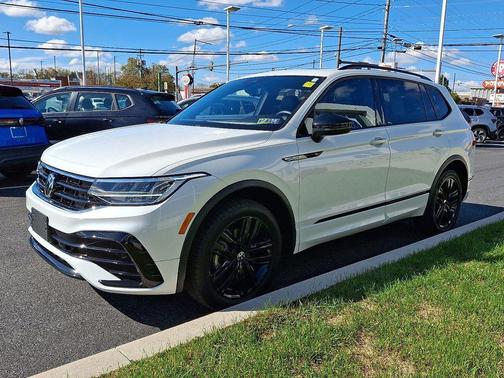 2022 Volkswagen Tiguan 2.0T SE R-Line Black 4MOTION