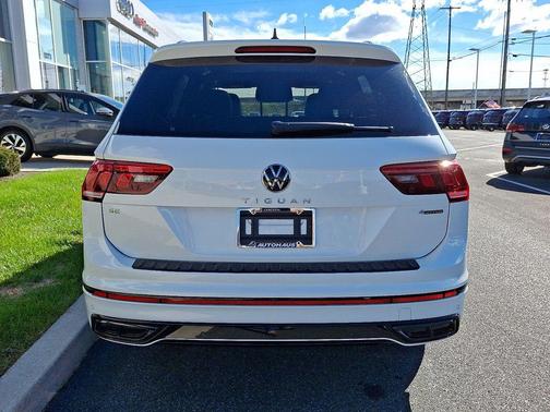 2022 Volkswagen Tiguan 2.0T SE R-Line Black 4MOTION