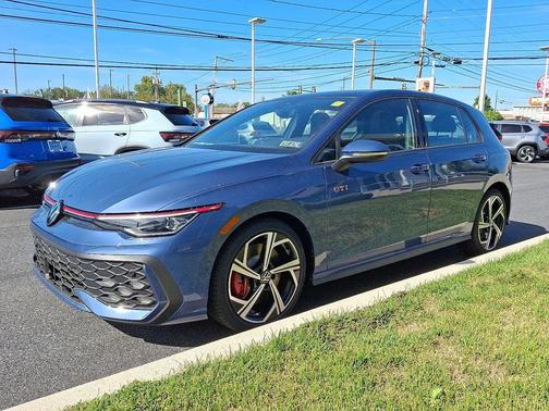 2025 Volkswagen Golf GTI 2.0T SE DSG