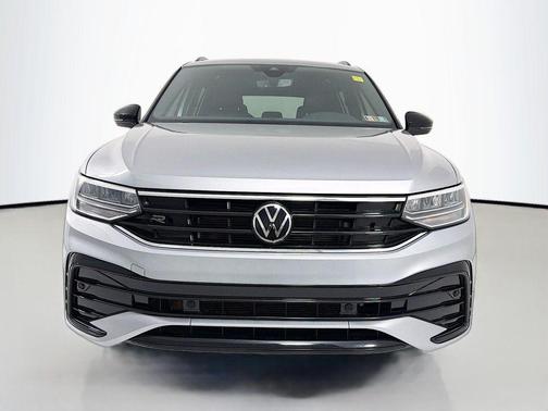 2022 Volkswagen Tiguan 2.0T SE R-Line Black 4MOTION