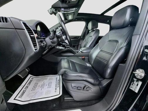 Chromite Black Metallic 2023 Porsche Cayenne S