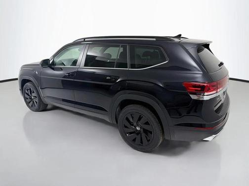 Deep Black Pearl 2026 Volkswagen Atlas 2.0T SE w/Technology 4MOTION