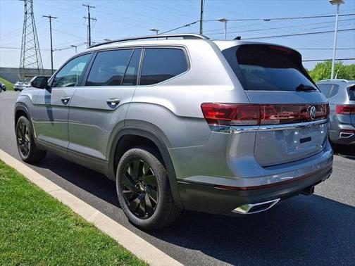 2025 Volkswagen Atlas 2.0T SE w/Technology 4MOTION