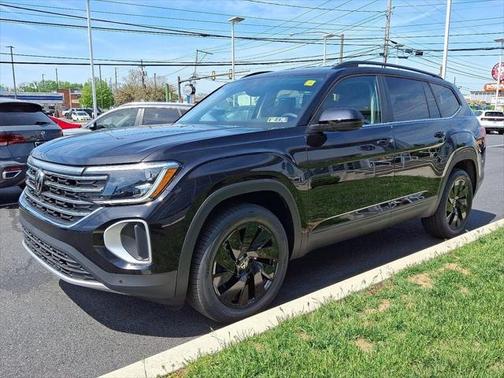 2025 Volkswagen Atlas 2.0T SE w/Technology 4MOTION