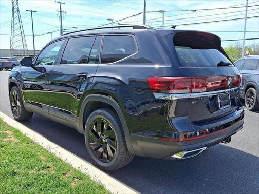 2025 Volkswagen Atlas 2.0T SE w/Technology 4MOTION