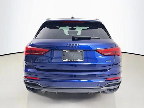 2025 Audi Q3 Premium 45 TFSI S line quattro Tiptronic