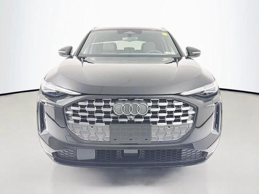 Mythos Black Metallic 2026 Audi Q5 Premium Plus TFSI quattro S tronic