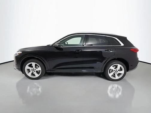 Mythos Black Metallic 2026 Audi Q5 Premium Plus TFSI quattro S tronic