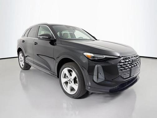 Mythos Black Metallic 2026 Audi Q5 Premium Plus TFSI quattro S tronic