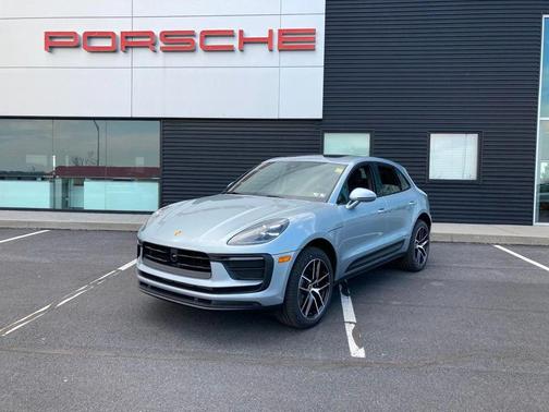 Dolomite Silver Metallic 2025 Porsche Macan Macan