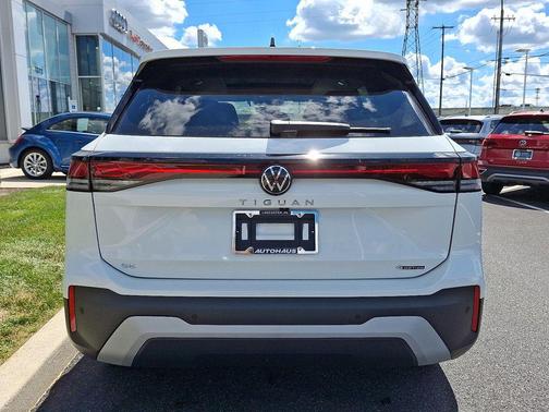 2025 Volkswagen Tiguan 2.0T SE 4MOTION