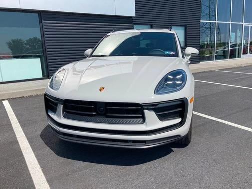 2025 Porsche Macan AWD