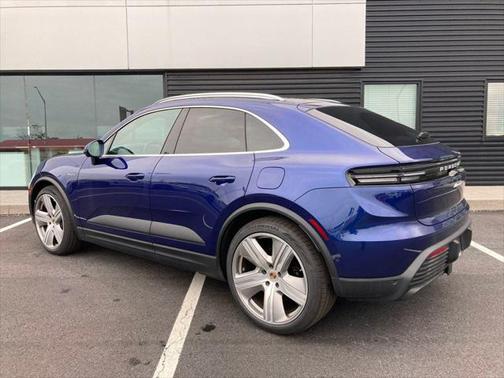 2024 Porsche Macan Base
