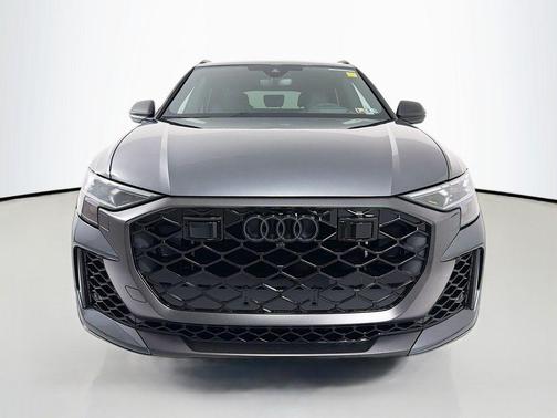 Daytona Gray Pearl Effect 2026 Audi RS Q8 4.0T