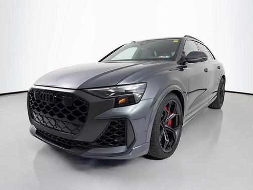 Daytona Gray Pearl Effect 2026 Audi RS Q8 4.0T