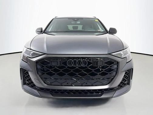 Daytona Gray Pearl Effect 2026 Audi RS Q8 4.0T