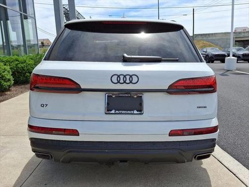 2025 Audi Q7 55 Premium Plus