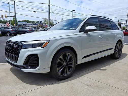 2025 Audi Q7 55 Premium Plus