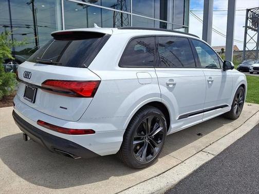 2025 Audi Q7 55 Premium Plus