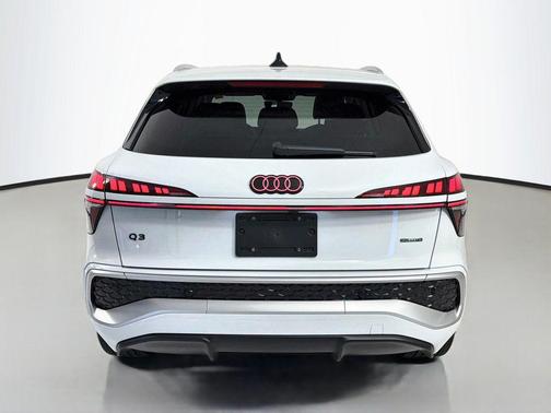 Glacier White Metallic 2026 Audi Q3 TFSI quattro S tronic