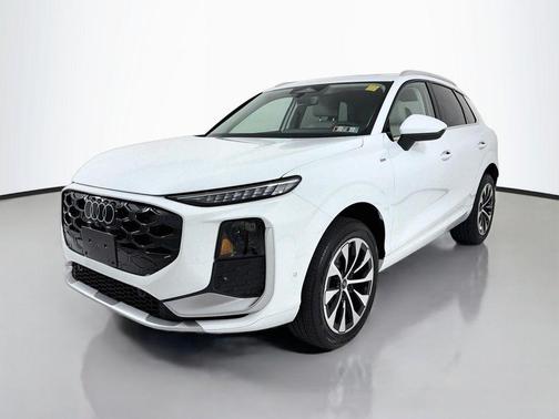 Glacier White Metallic 2026 Audi Q3 TFSI quattro S tronic