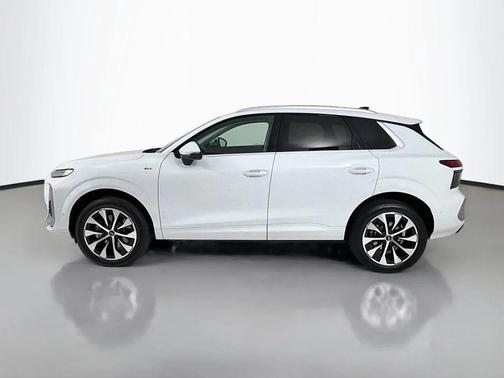Glacier White Metallic 2026 Audi Q3 TFSI quattro S tronic