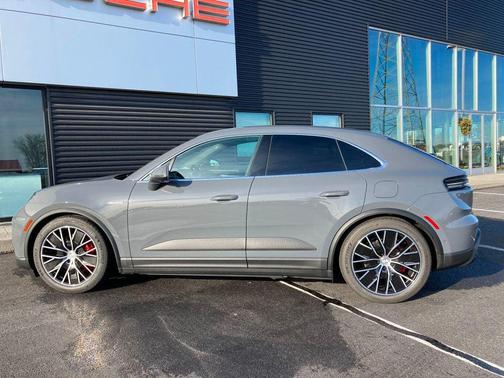 2025 Porsche Macan 4S