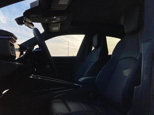 2025 Porsche Macan 4S