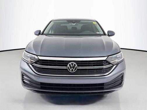 Platinum Gray Metallic 2023 Volkswagen Jetta 1.5T SE