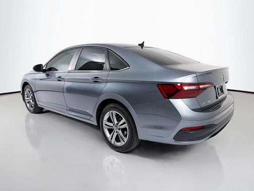 Platinum Gray Metallic 2023 Volkswagen Jetta 1.5T SE