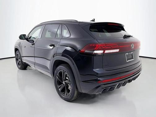 deep black pearl 2026 Volkswagen Atlas Cross Sport 2.0T SEL