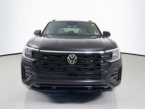 deep black pearl 2026 Volkswagen Atlas Cross Sport 2.0T SEL