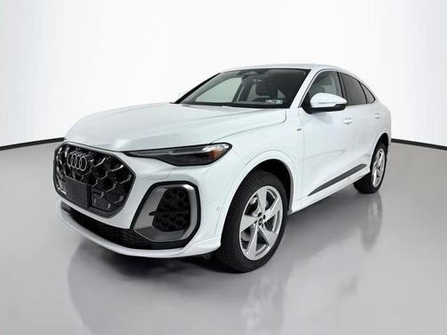 Glacier White Metallic 2026 Audi Q5 Sportback Premium Plus TFSI quattro S tronic