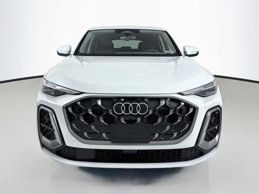 Glacier White Metallic 2026 Audi Q5 Sportback Premium Plus TFSI quattro S tronic