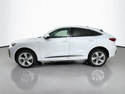 Glacier White Metallic 2026 Audi Q5 Sportback Premium Plus TFSI quattro S tronic