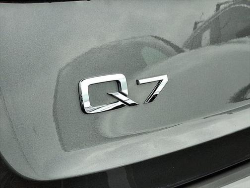 2021 Audi Q7 45 Premium