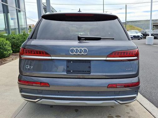 2021 Audi Q7 45 Premium