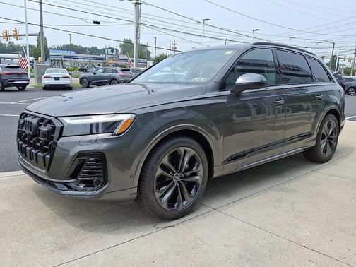 2025 Audi Q7 55 Premium Plus