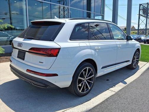 2022 Audi Q7 55 Premium Plus