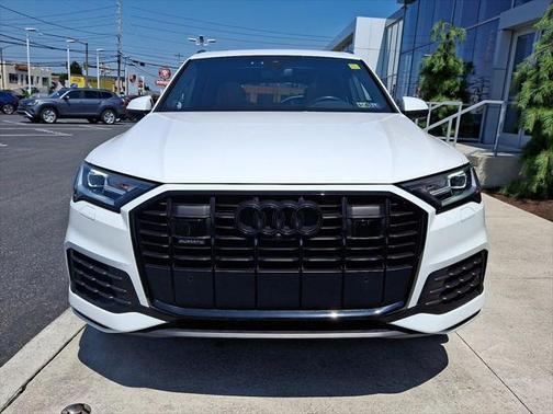 2022 Audi Q7 55 Premium Plus