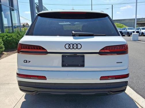 2022 Audi Q7 55 Premium Plus