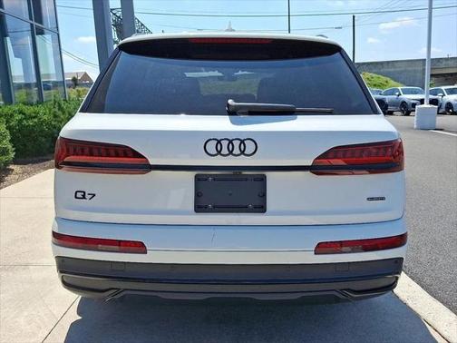 2022 Audi Q7 55 Premium Plus