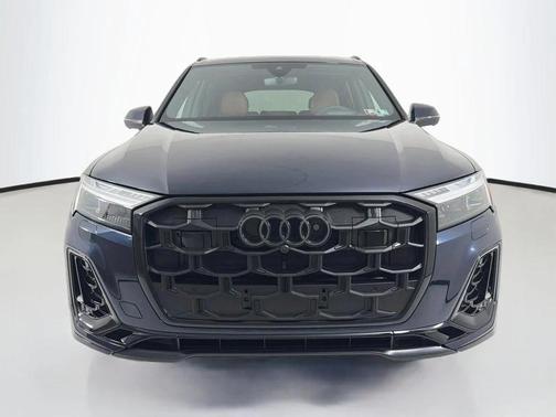Waitomo Blue Metallic 2026 Audi Q7 55 Prestige